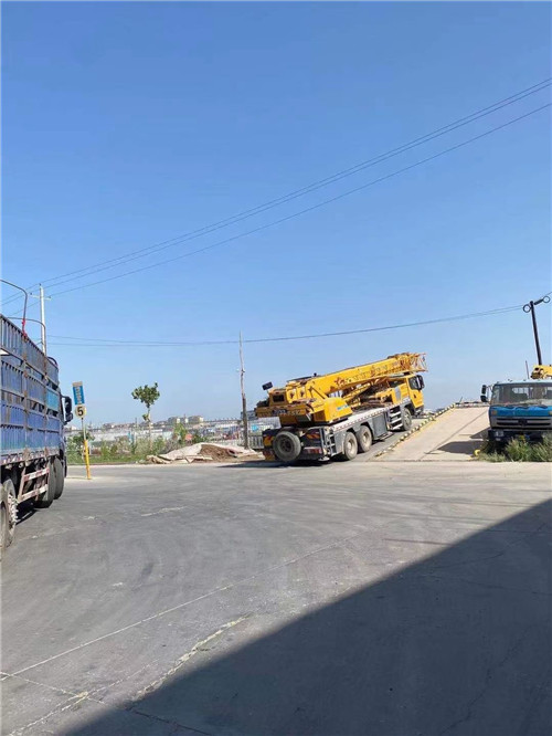 望城区25吨吊车的租赁价格大概是多少？